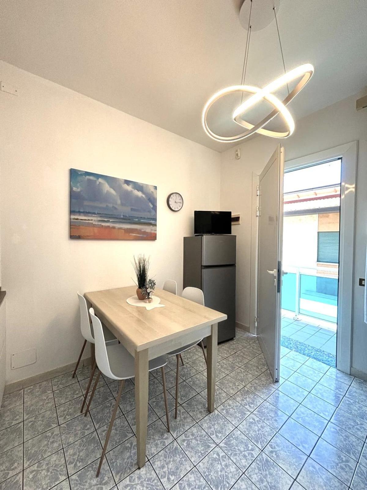 Bilocali Casa De Lazzari - Piazza Brescia - Adria Holiday Jesolo - Family Apartments 外观 照片